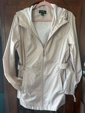 Jones New York Cream Polka Dot Packable Hooded Jacket